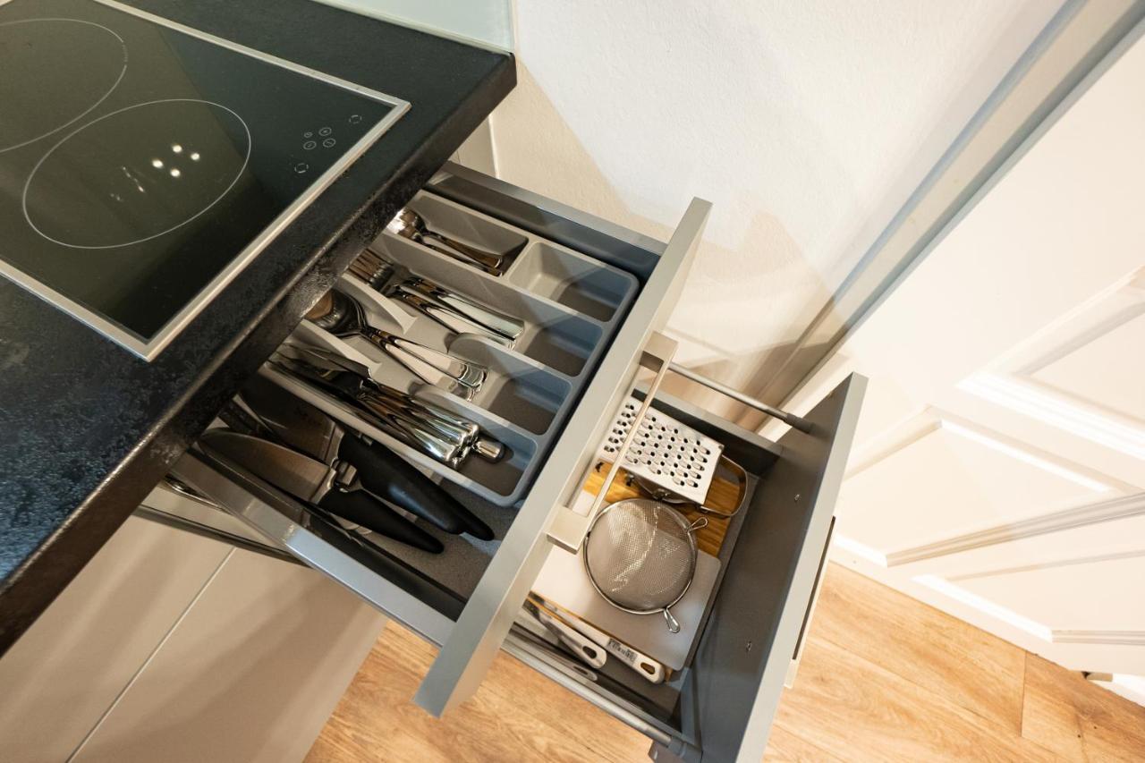 Stylish Apartment With Dedicated Working Space And Super King-Size Bed Located Between City Centre And Donau River Bécs Kültér fotó