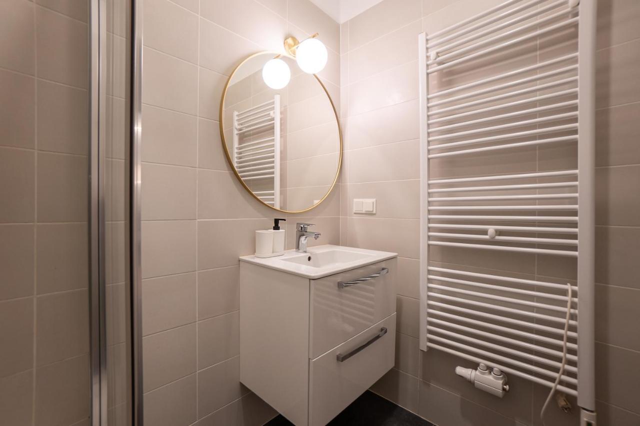 Stylish Apartment With Dedicated Working Space And Super King-Size Bed Located Between City Centre And Donau River Bécs Kültér fotó
