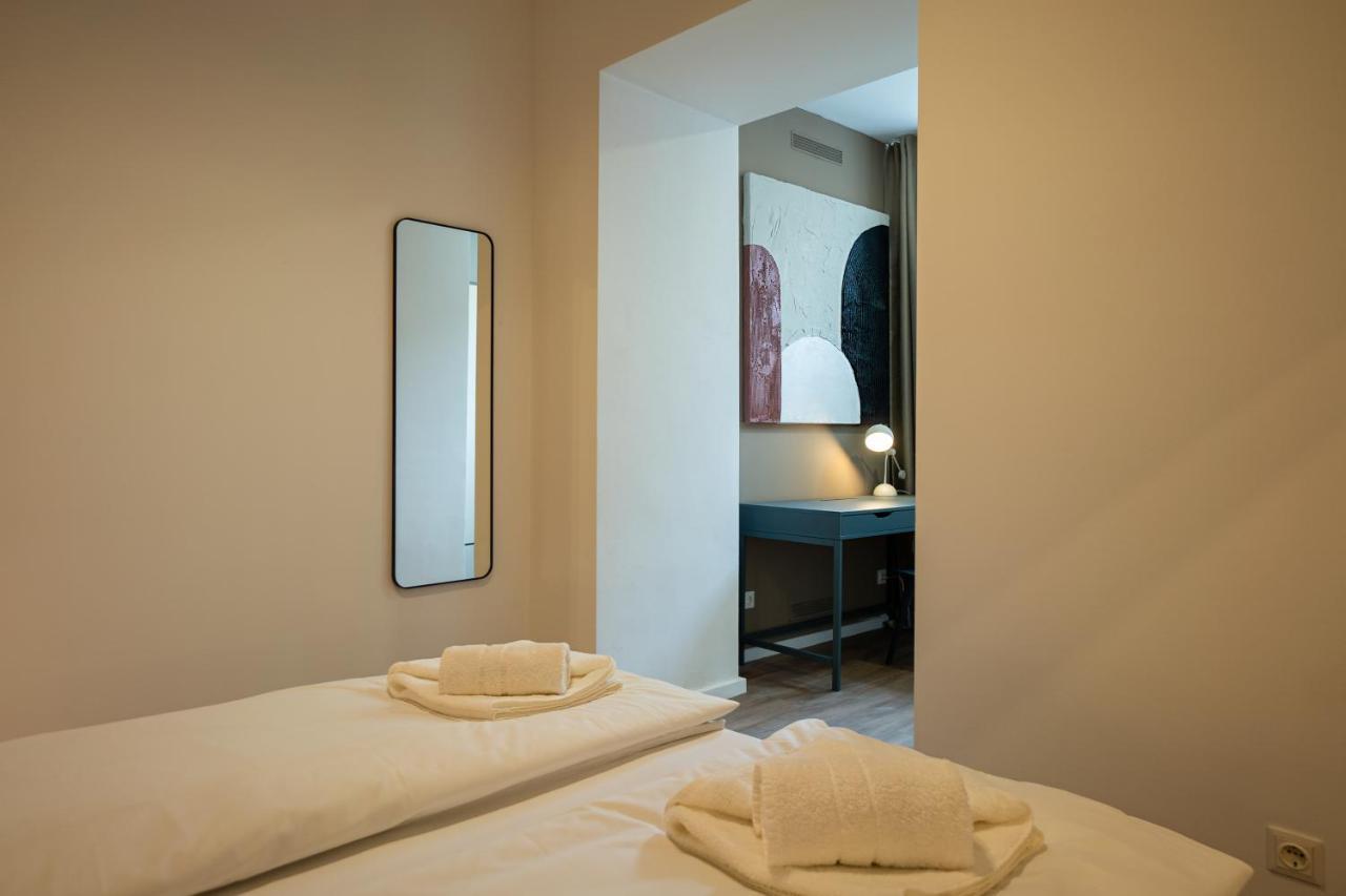Stylish Apartment With Dedicated Working Space And Super King-Size Bed Located Between City Centre And Donau River Bécs Kültér fotó